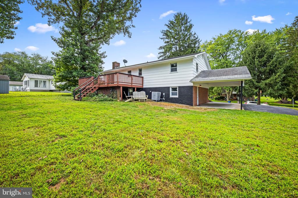 3502 LARK DRIVE
