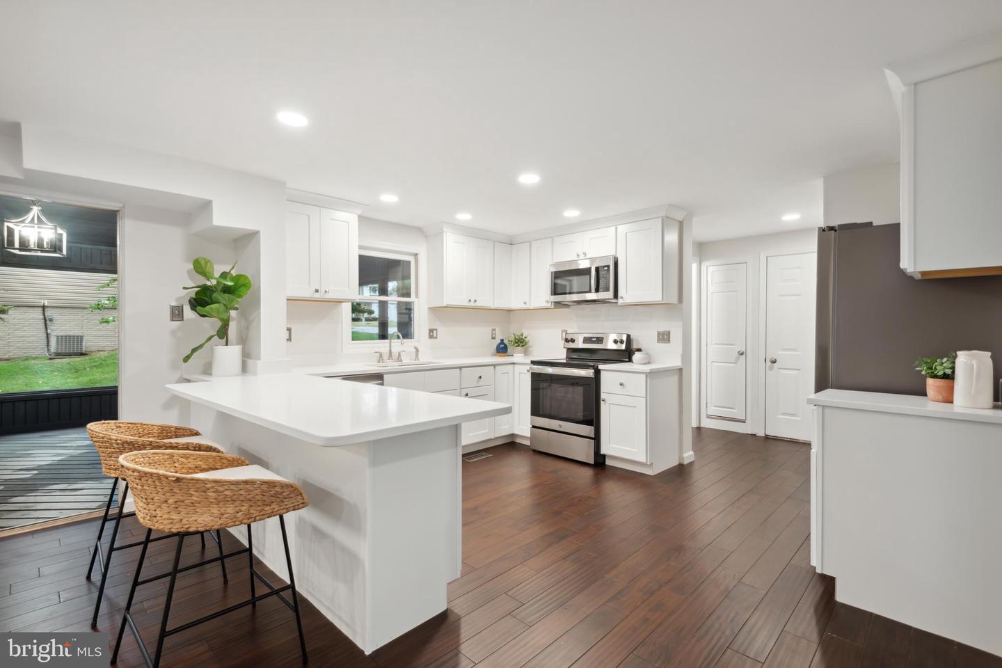 7103 Forest Green COURT