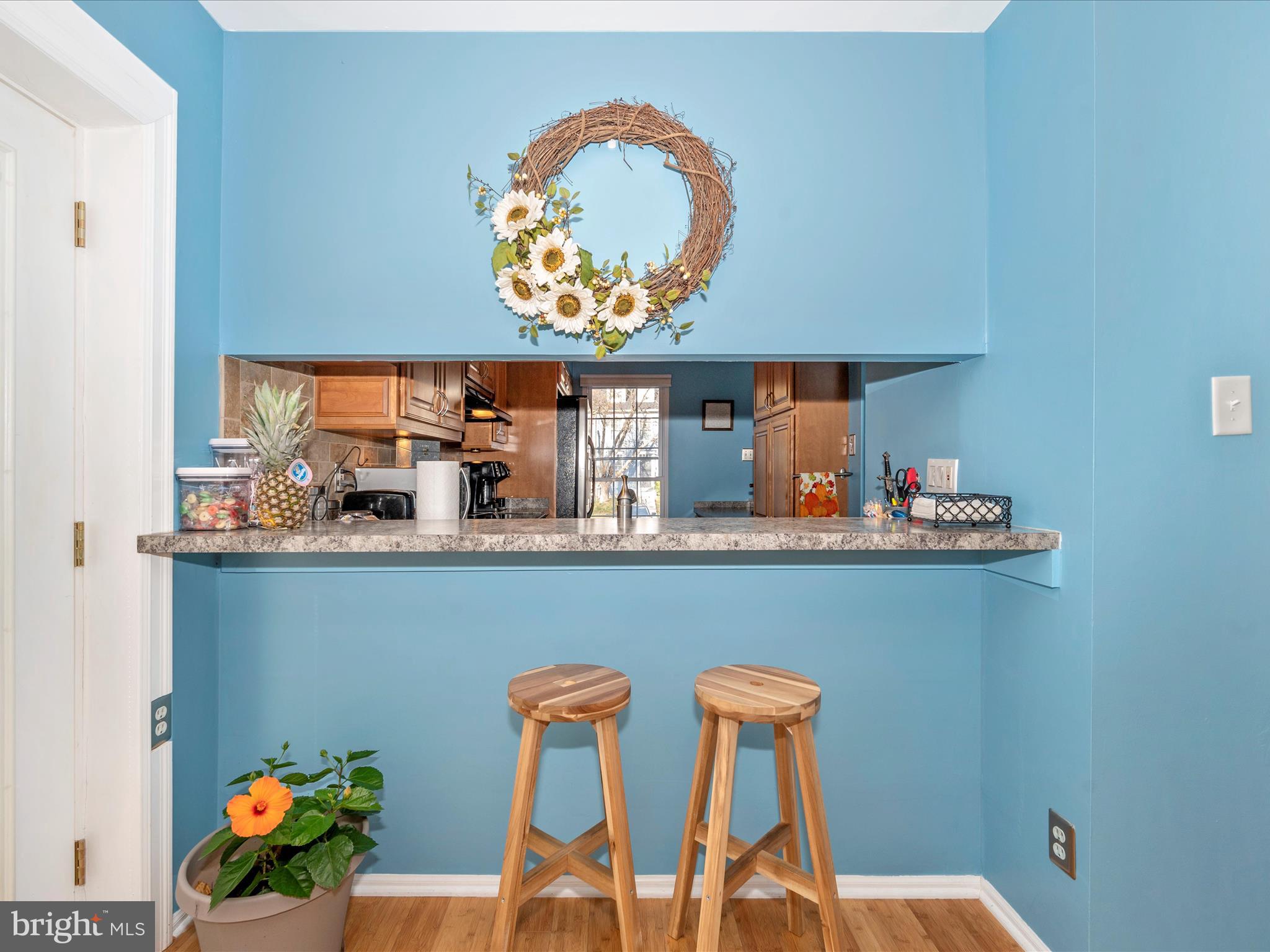 6462 Ducketts LANE Unit: 7-6