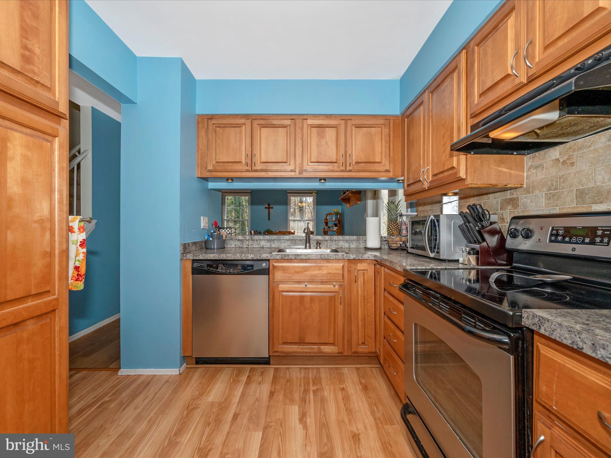 6462 Ducketts LANE Unit: 7-6