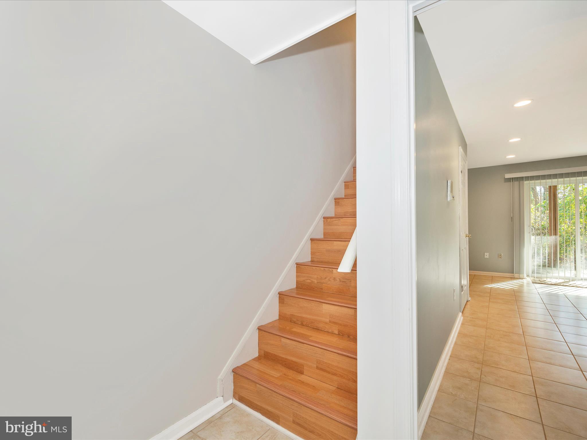 6462 Ducketts LANE Unit: 7-6