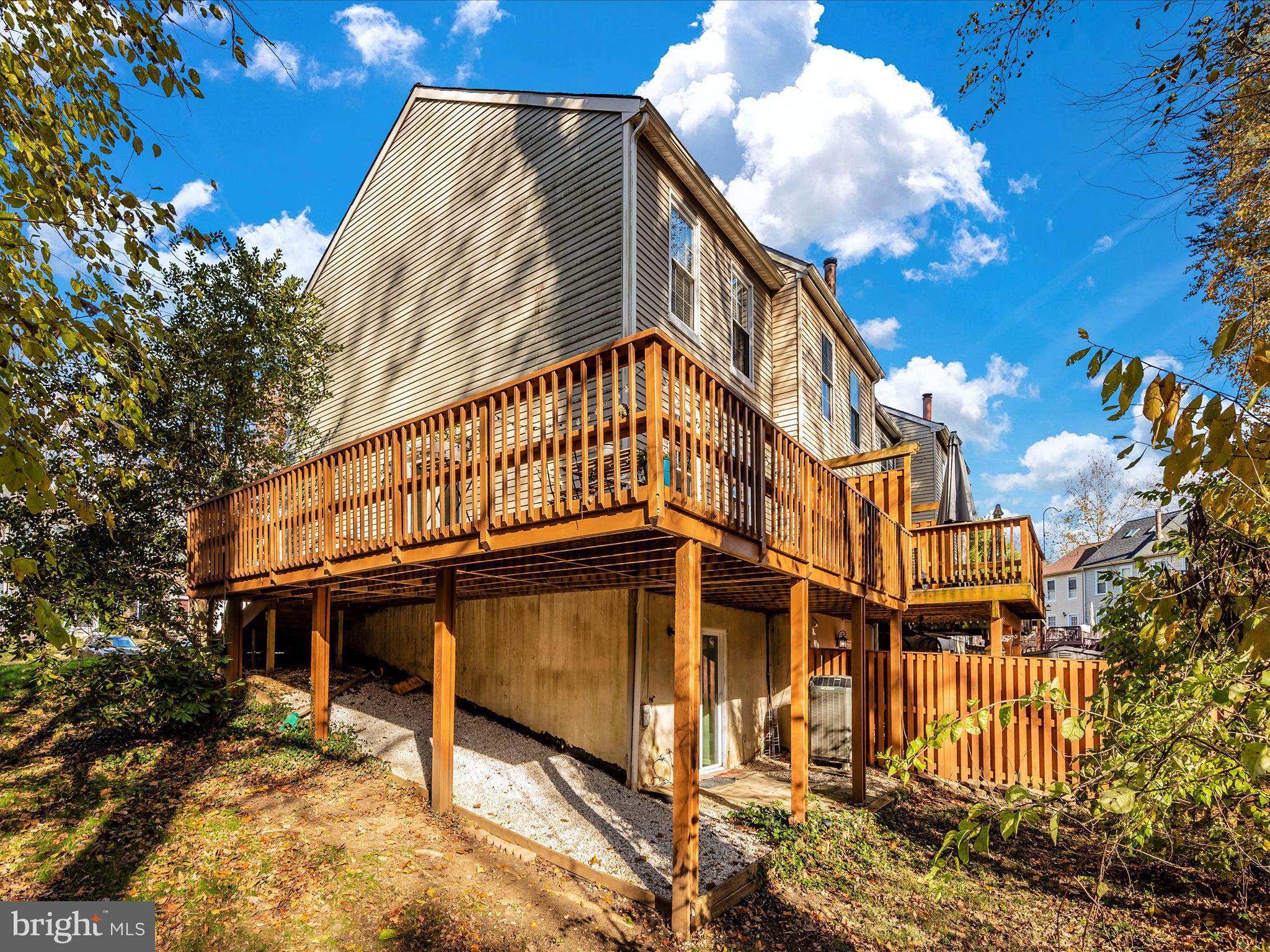 6462 Ducketts LANE Unit: 7-6