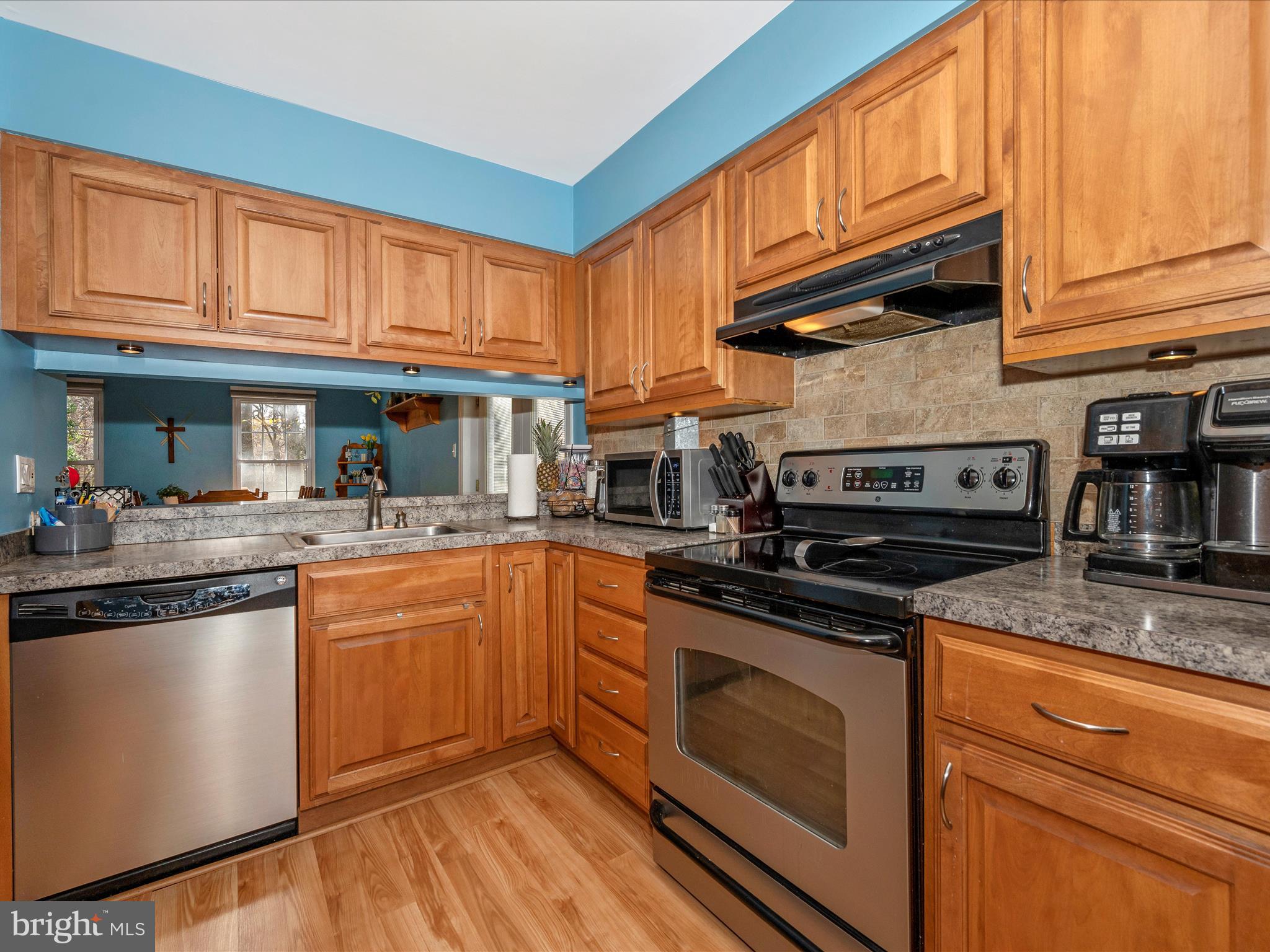6462 Ducketts LANE Unit: 7-6