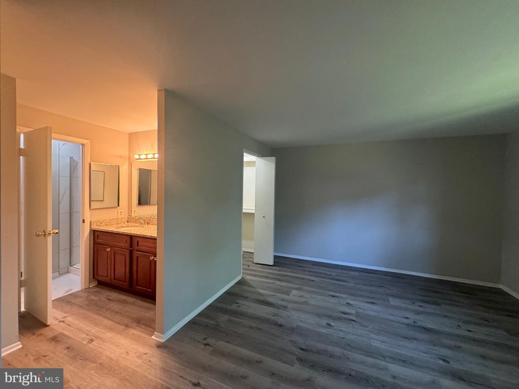 9728 SUMMER PARK COURT