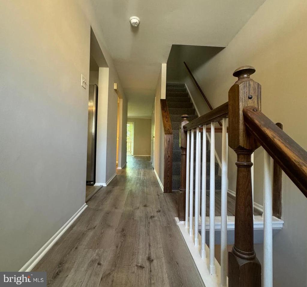 9728 SUMMER PARK COURT