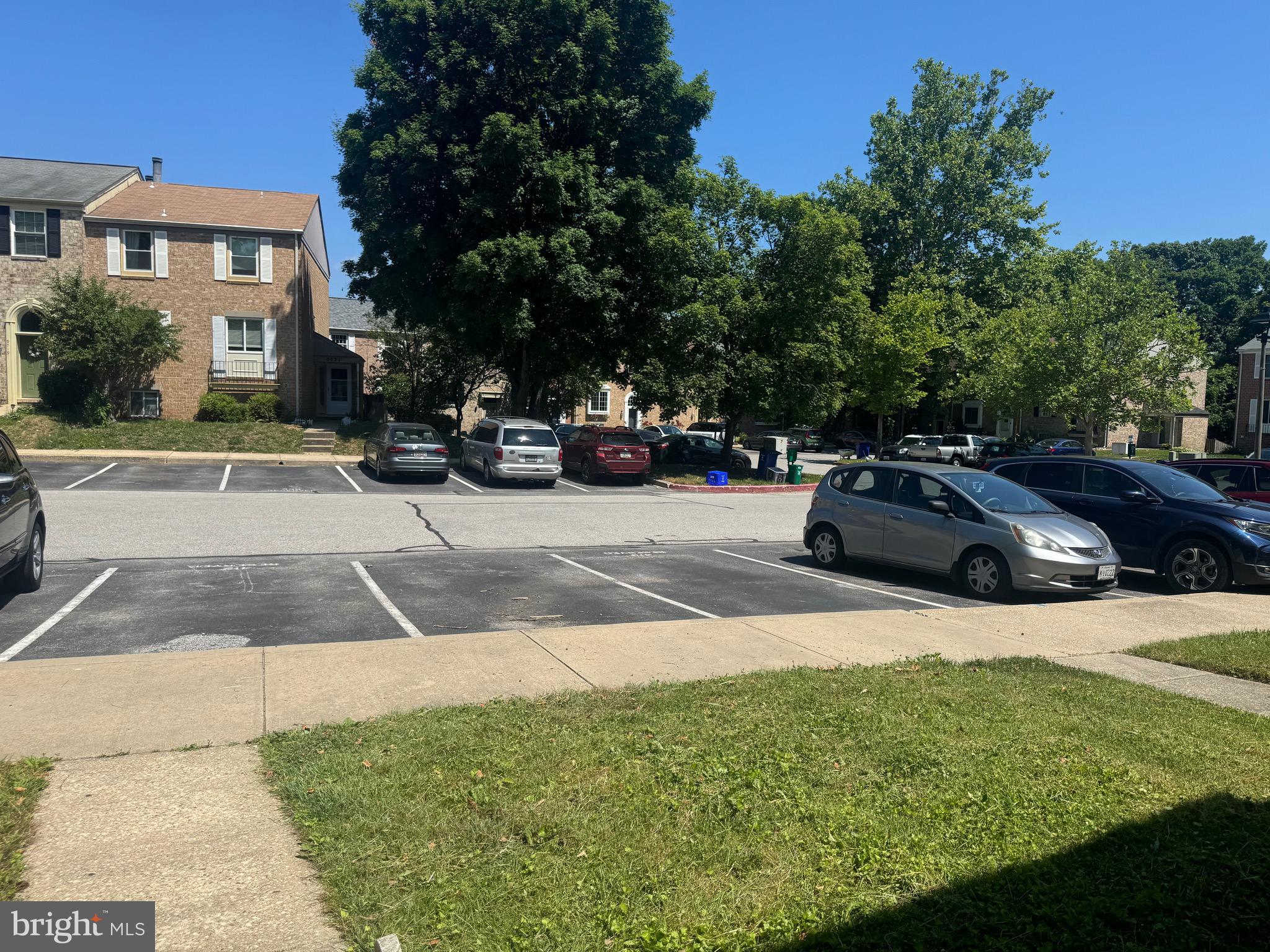 9728 SUMMER PARK COURT