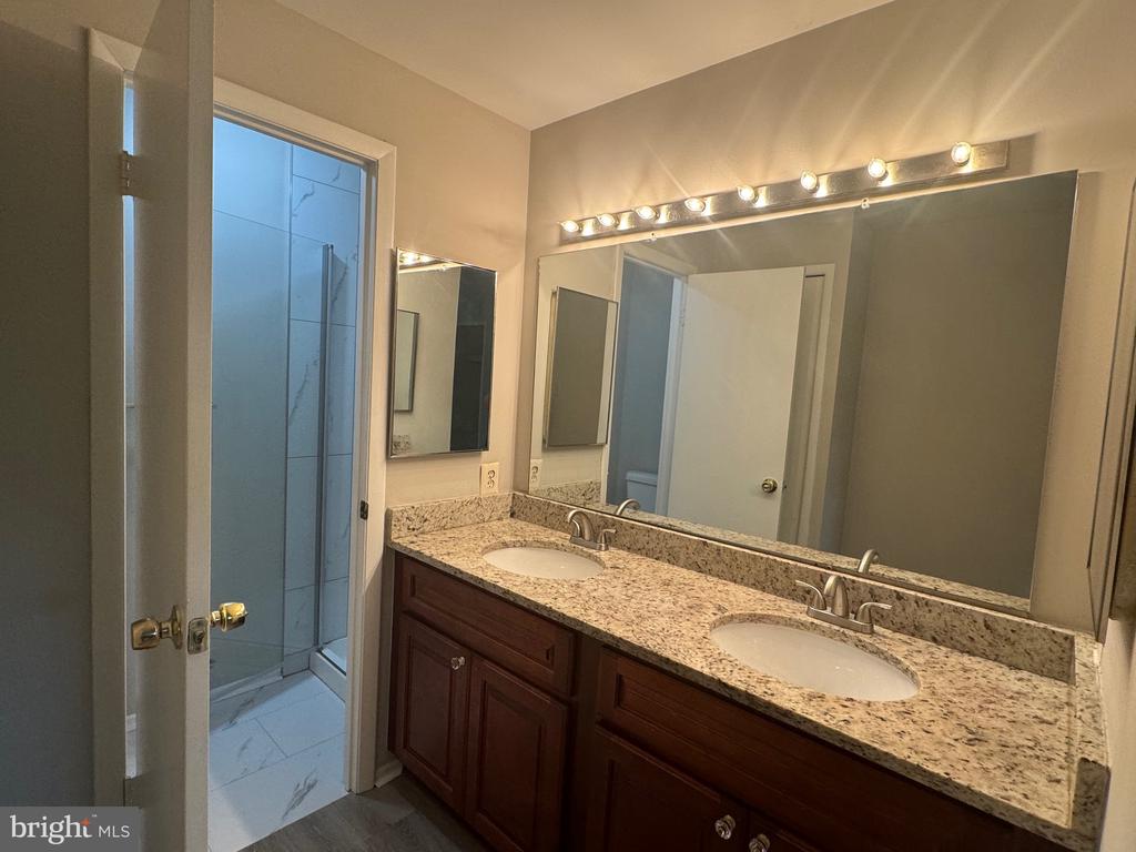 9728 SUMMER PARK COURT