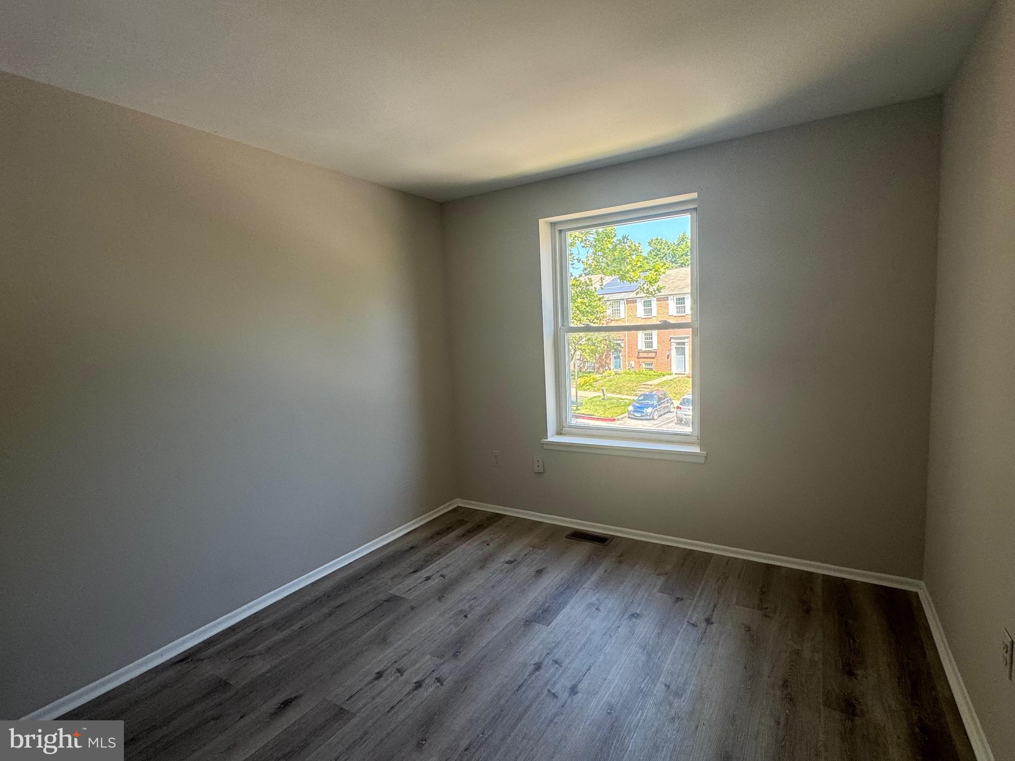 9728 SUMMER PARK COURT