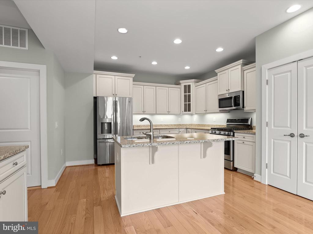 9902 SIMPLICITY COURT