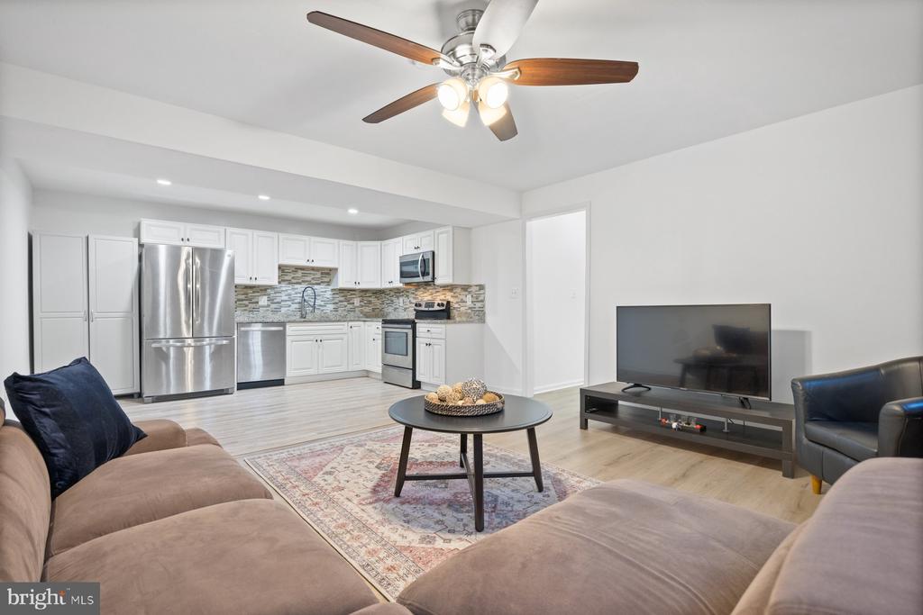 5642 LIGHTSPUN LANE