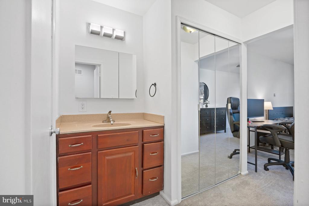 5642 LIGHTSPUN LANE