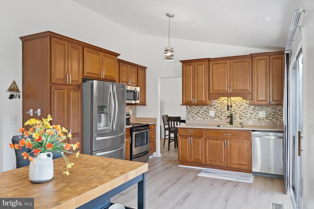 5642 LIGHTSPUN LANE