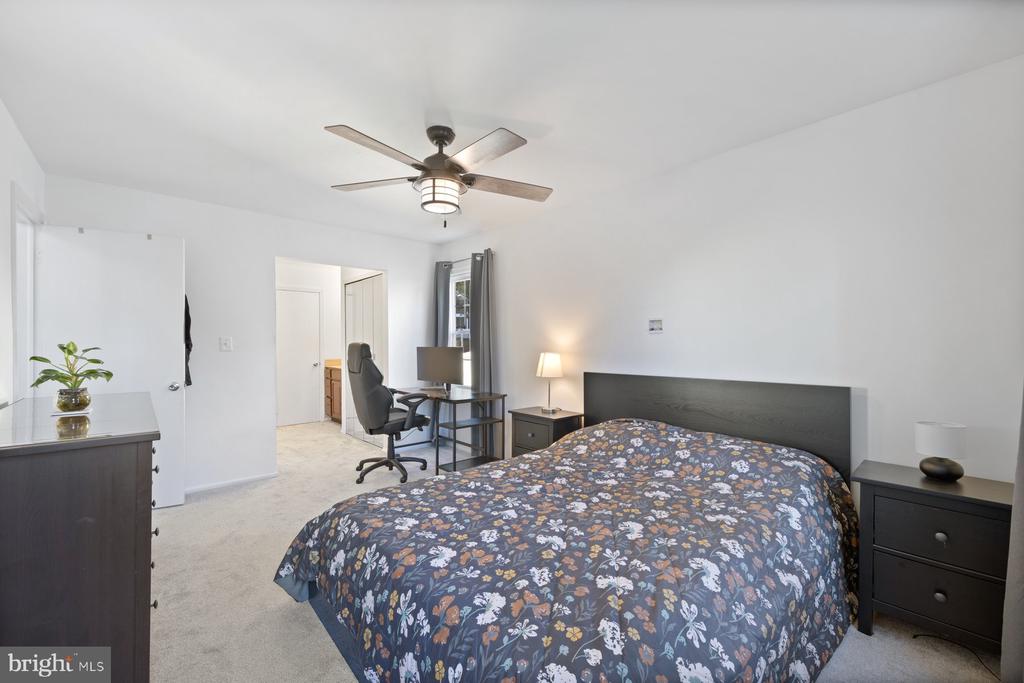 5642 LIGHTSPUN LANE