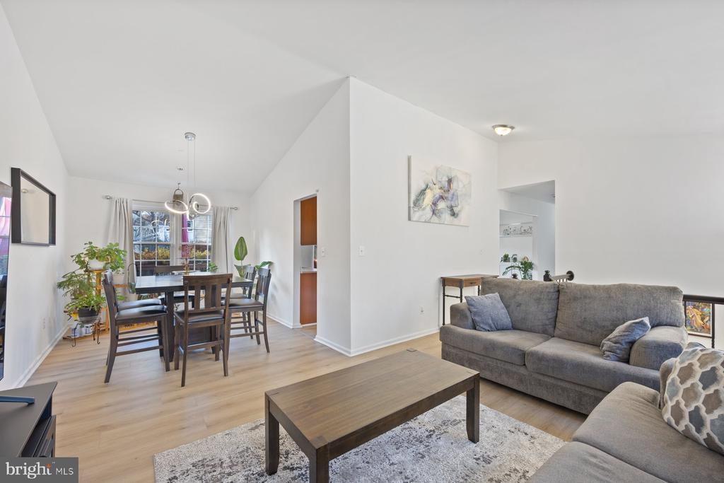 5642 LIGHTSPUN LANE
