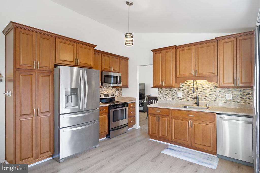 5642 LIGHTSPUN LANE