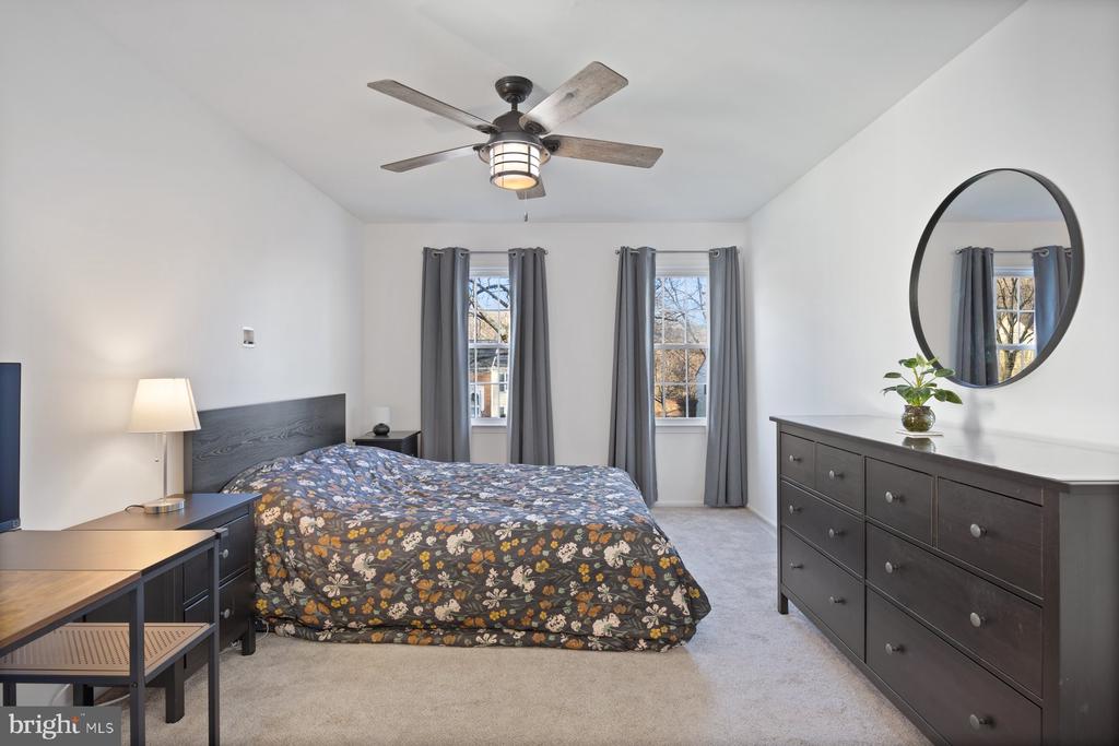 5642 LIGHTSPUN LANE