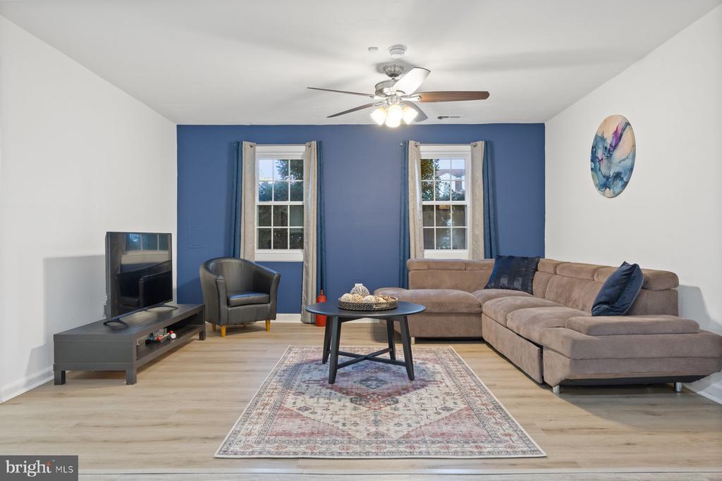 5642 LIGHTSPUN LANE