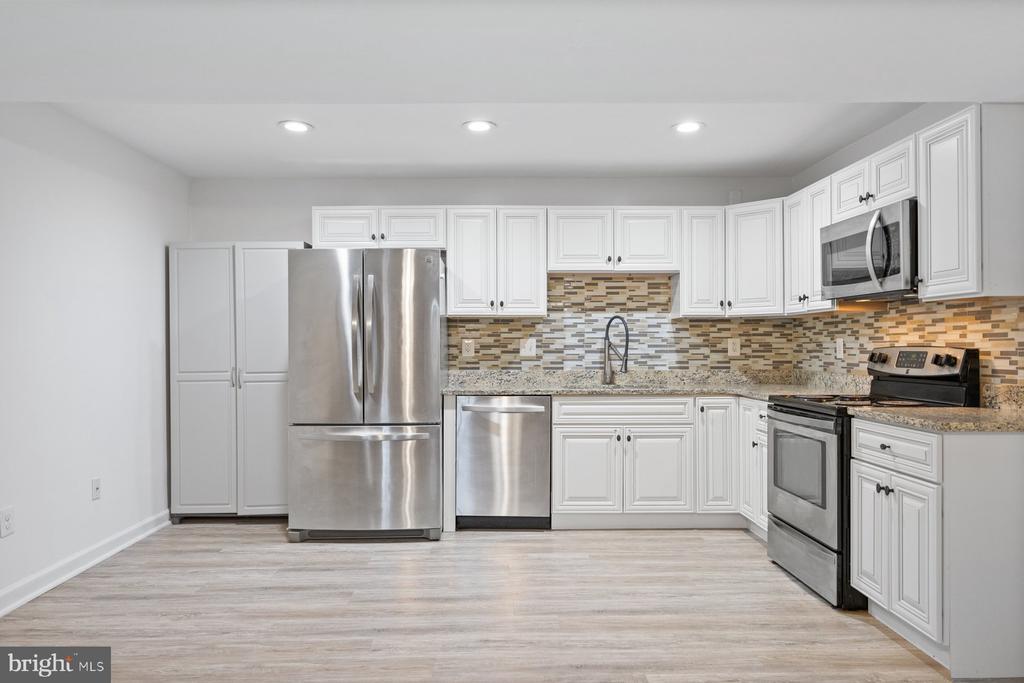 5642 LIGHTSPUN LANE