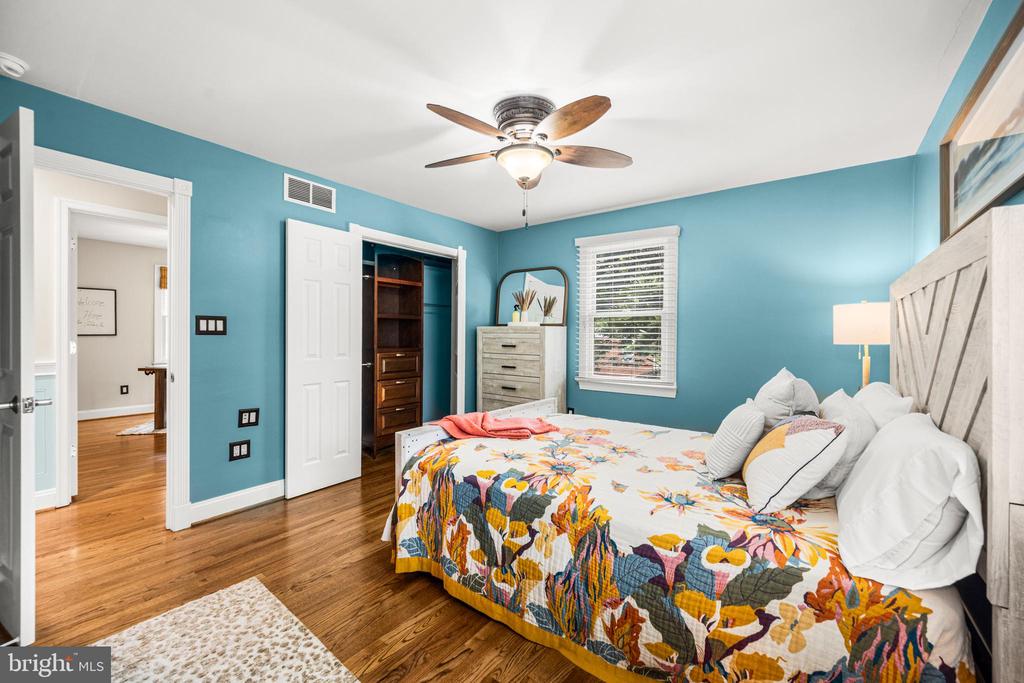 10318 Globe Ct