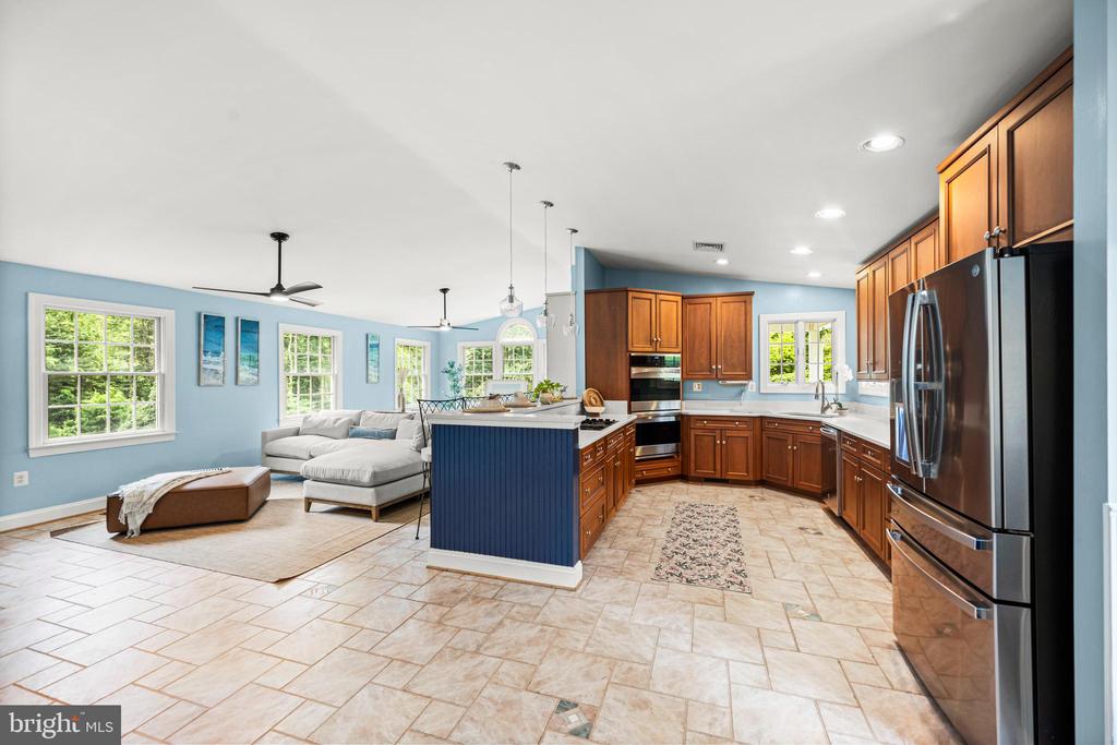 10318 Globe Ct
