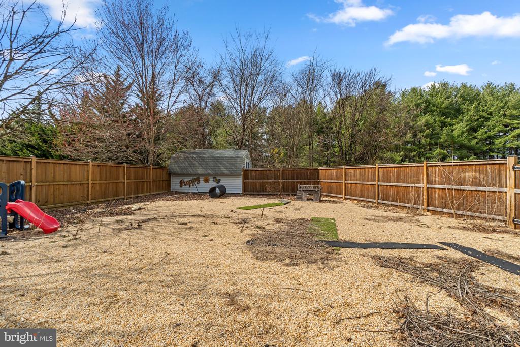 17425 Nursery Ct