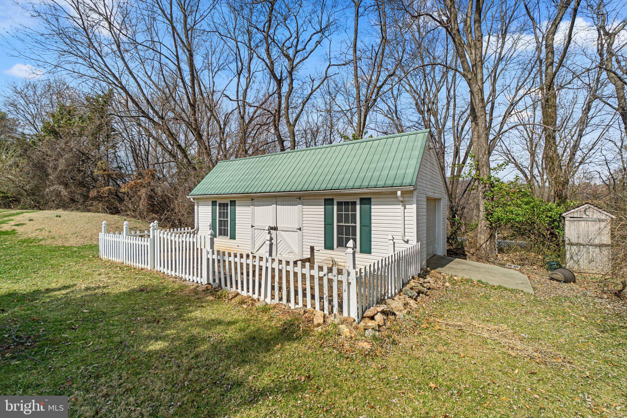 17425 Nursery Ct