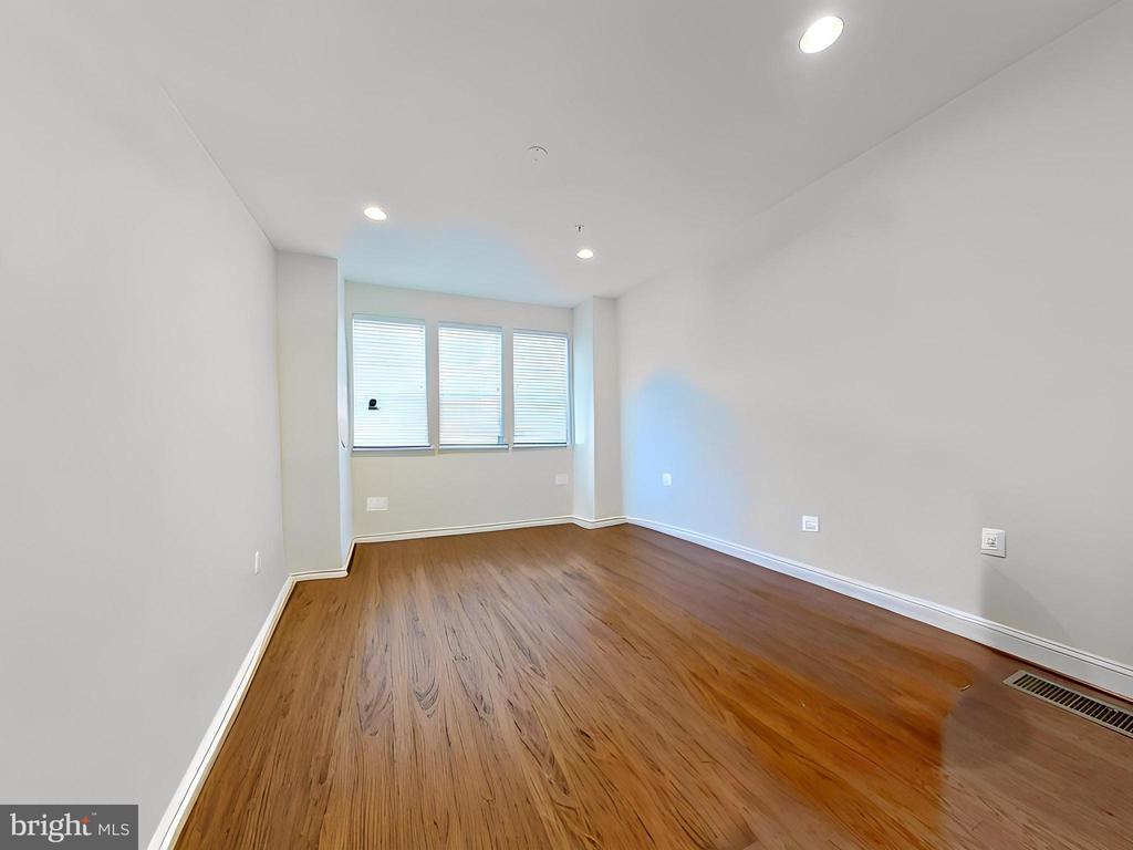 7684 MAPLE LAWN BLVD #43,HOWARD Unit: 1