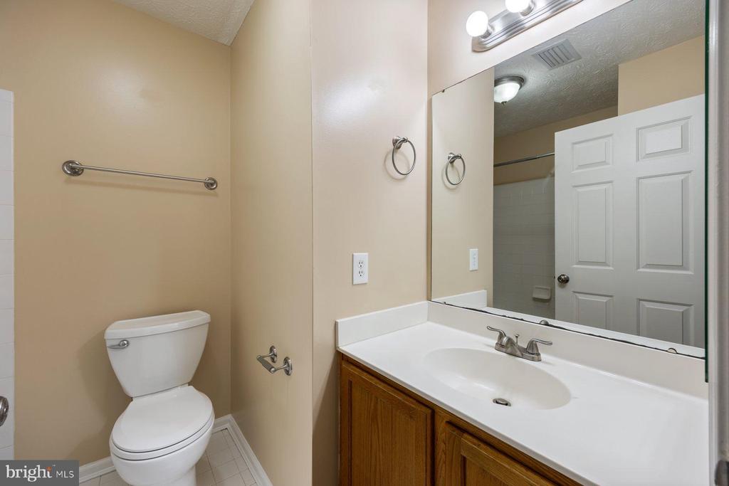 9519 OAKHURST 1