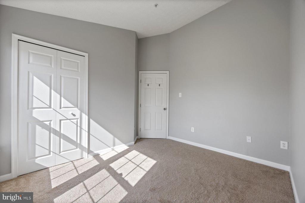 9519 OAKHURST 1