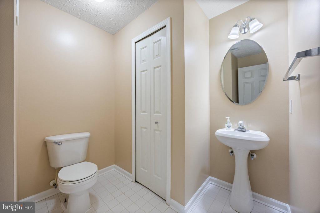 9519 OAKHURST 1