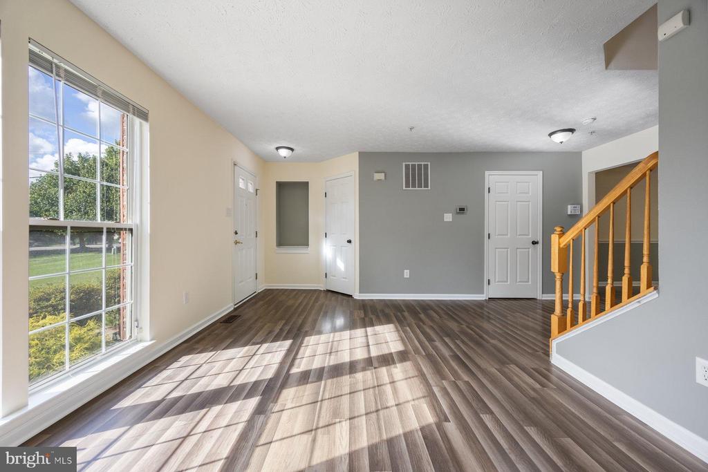 9519 OAKHURST 1