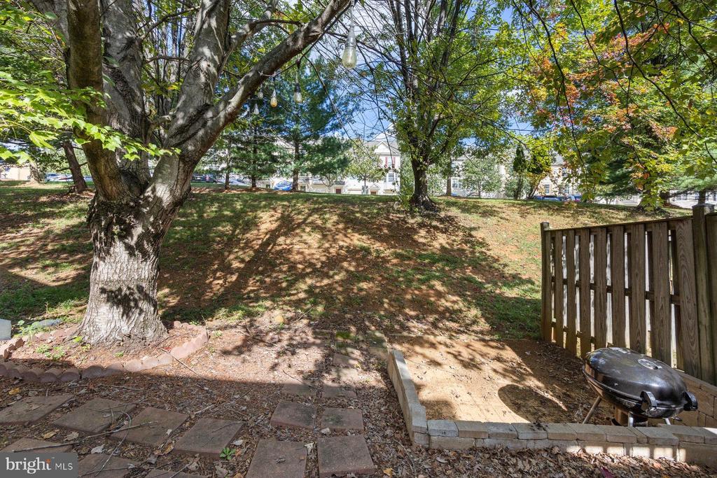 9519 OAKHURST 1