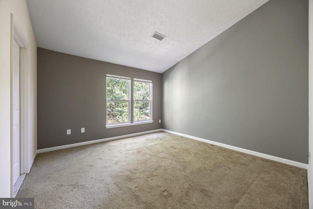 9519 OAKHURST 1