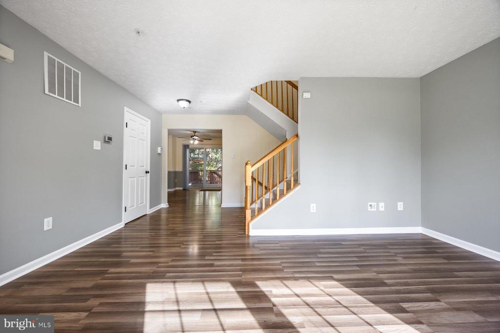 9519 OAKHURST 1