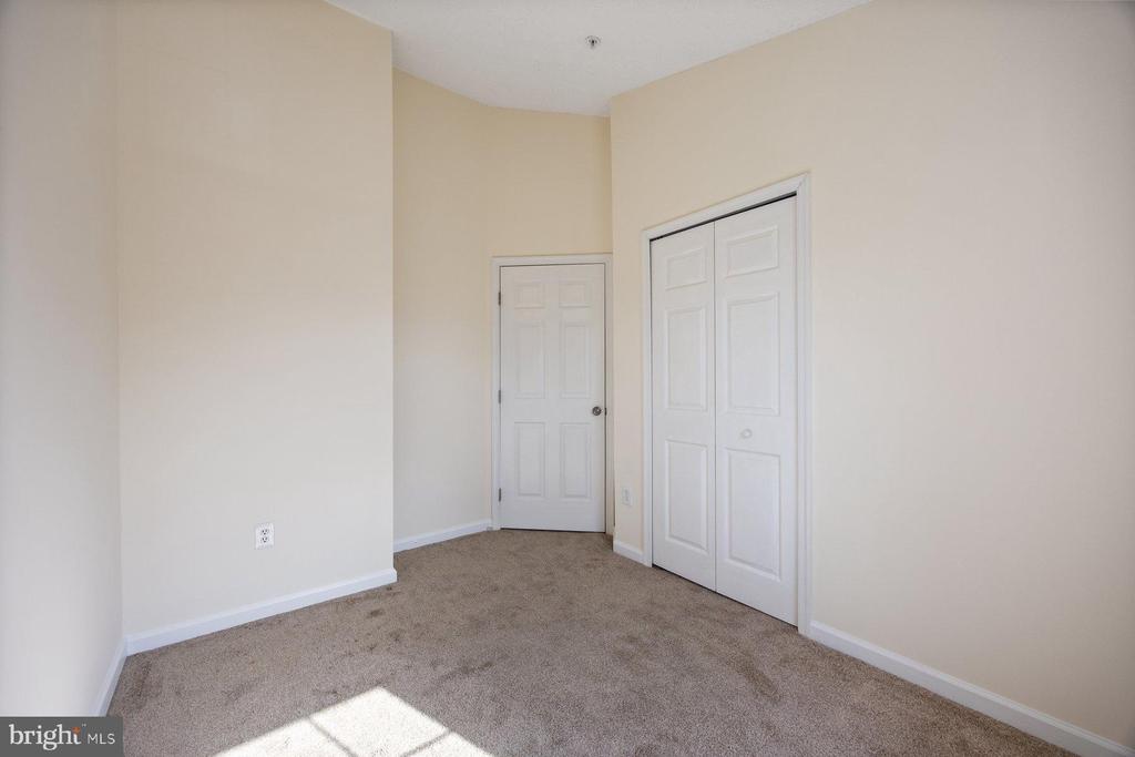 9519 OAKHURST 1