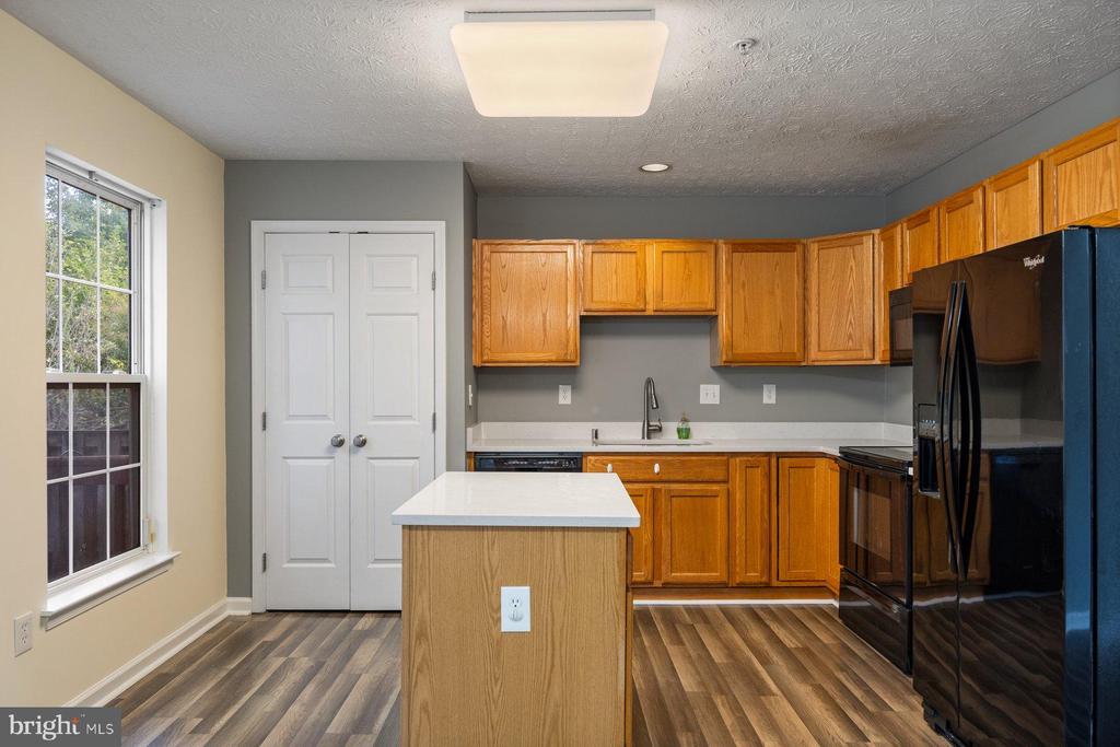 9519 OAKHURST 1