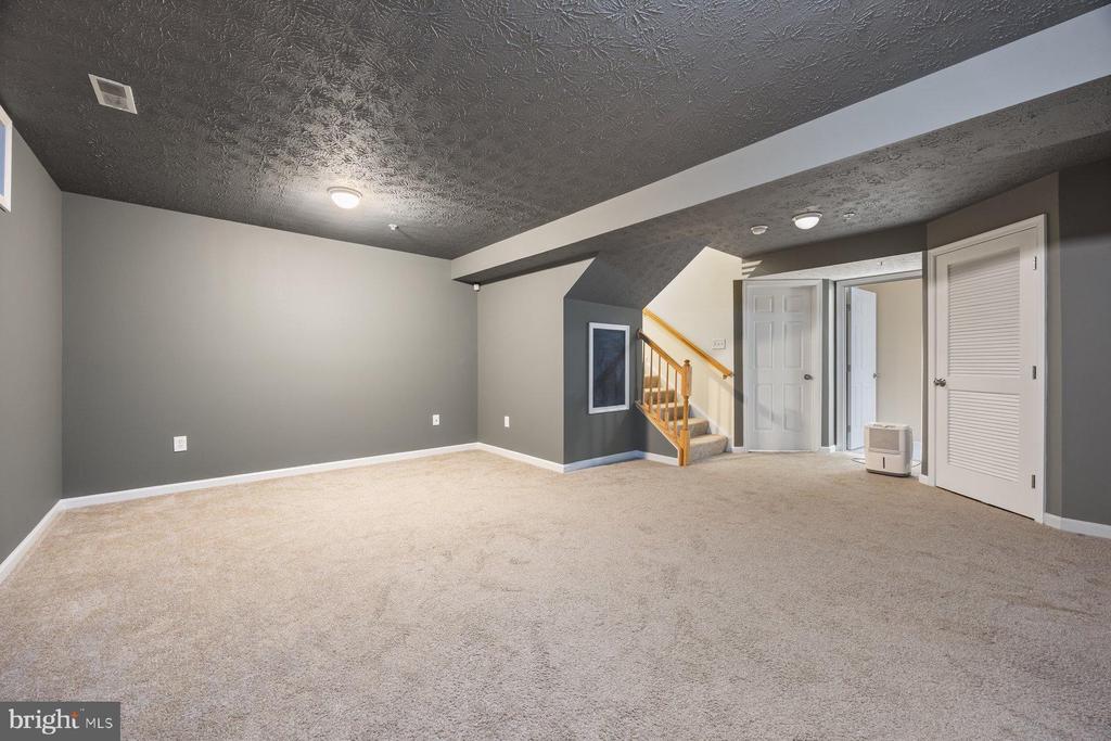 9519 OAKHURST 1