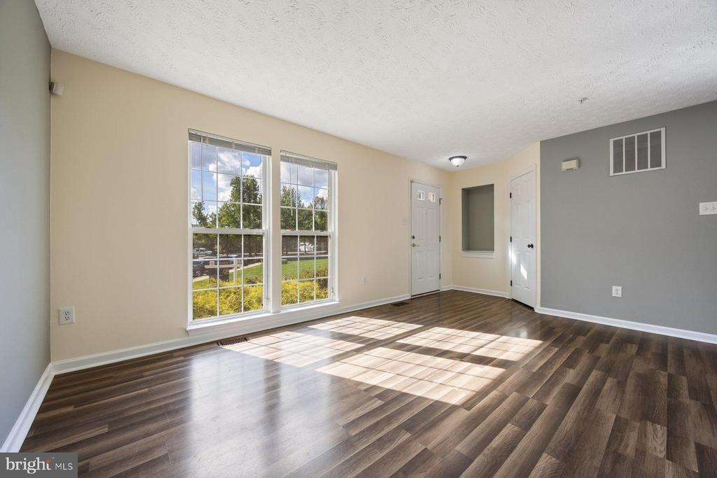9519 OAKHURST 1