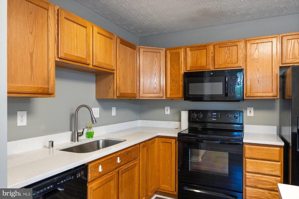 9519 OAKHURST 1
