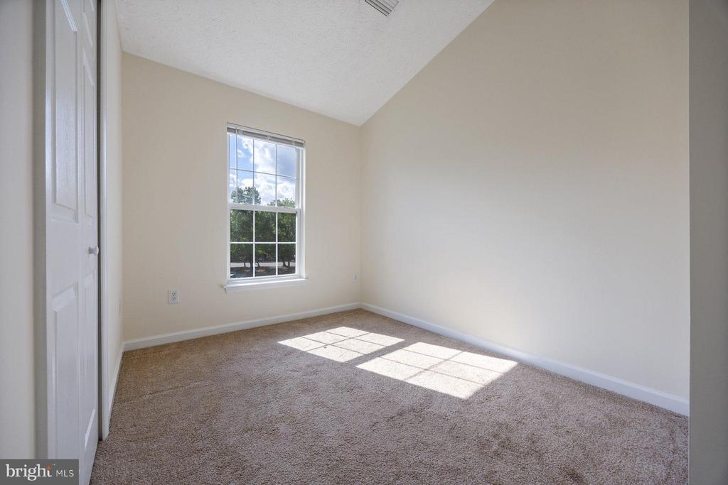 9519 OAKHURST 1