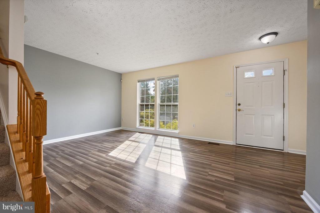 9519 OAKHURST 1