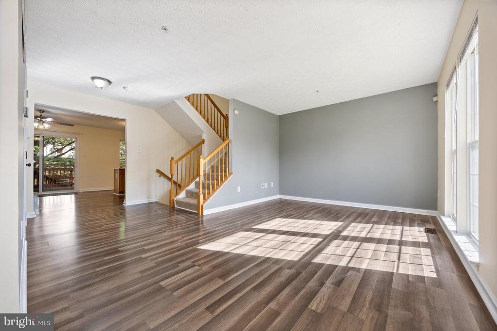 9519 OAKHURST 1