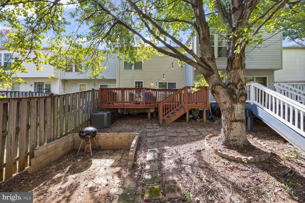 9519 OAKHURST 1