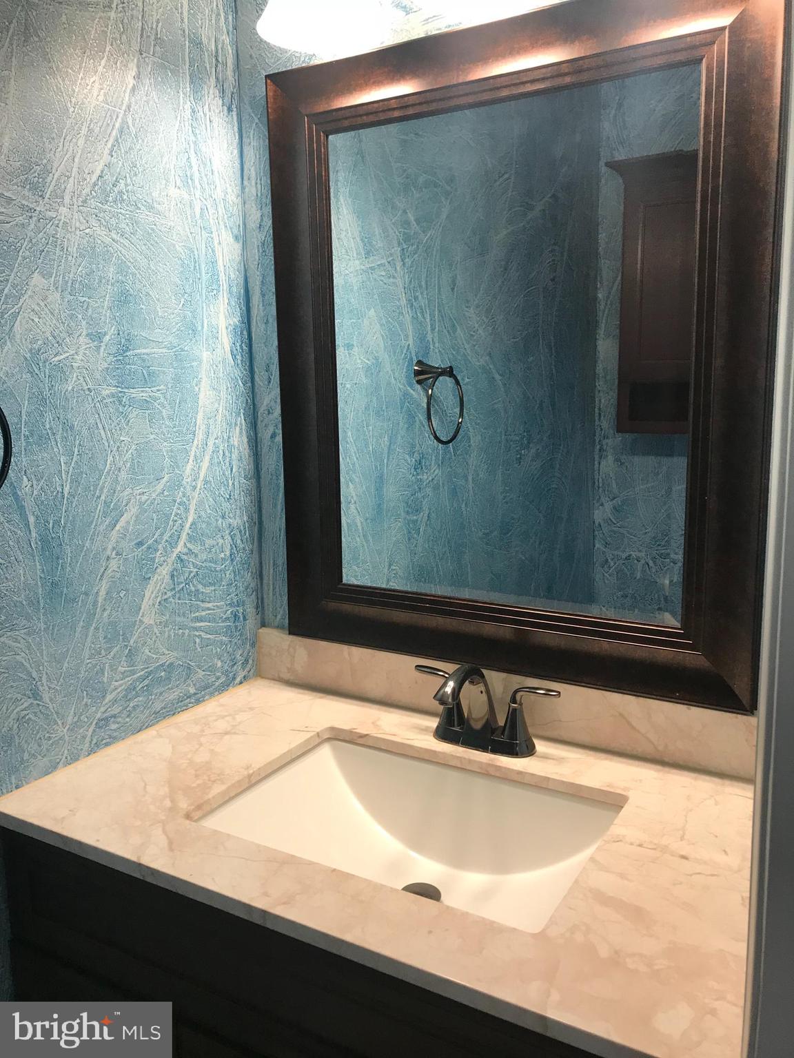 10354 COLLEGE SQUARE