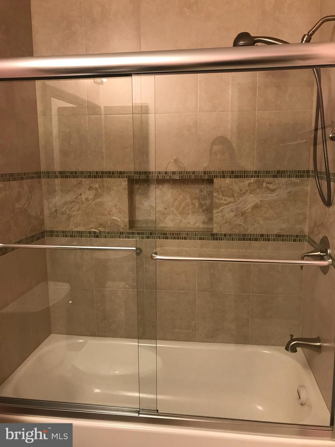 10354 COLLEGE SQUARE