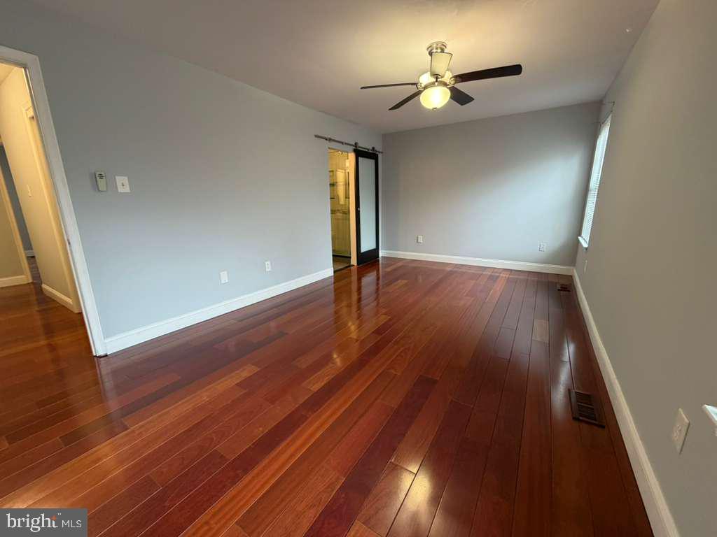 10354 COLLEGE SQUARE