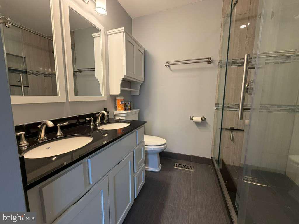 10354 COLLEGE SQUARE