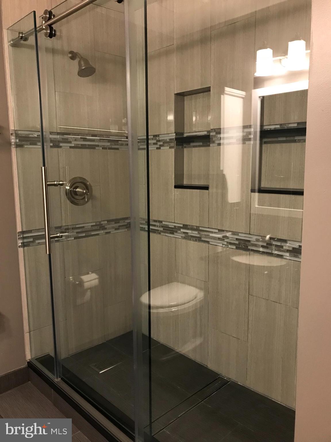 10354 COLLEGE SQUARE