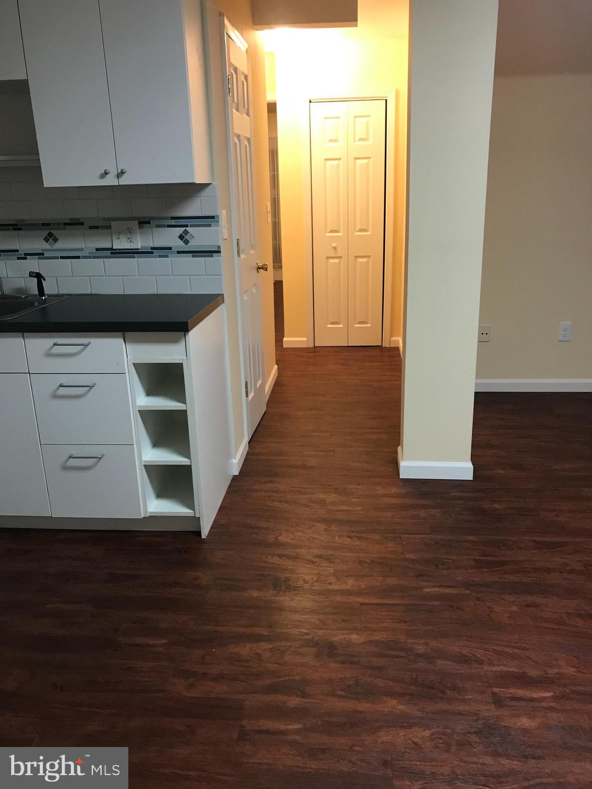 10354 COLLEGE SQUARE