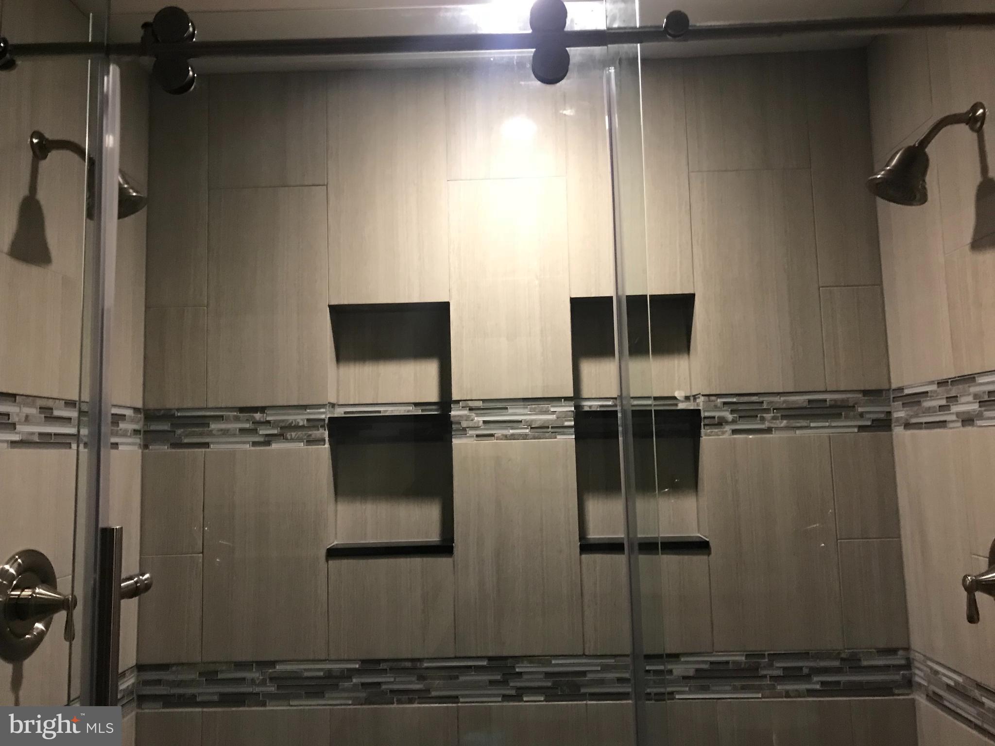 10354 COLLEGE SQUARE